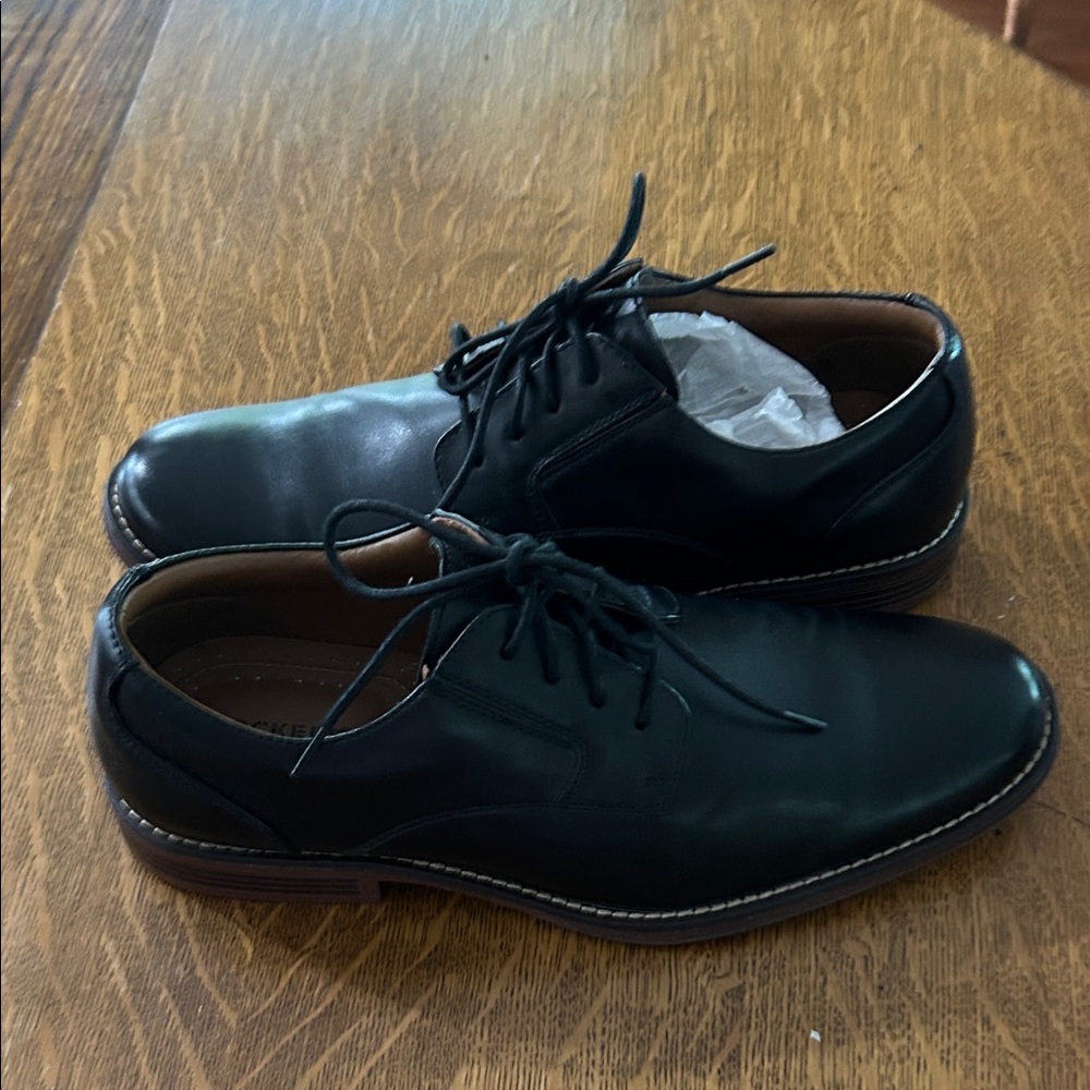 Dockers Black Leather Oxfords